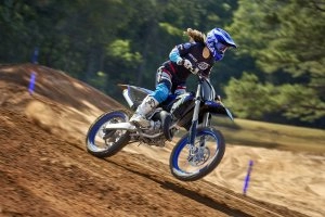 YZ125ME Action 4