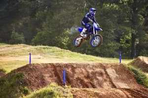 YZ85LW Action 2
