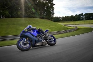 YZF-R1 Action 2