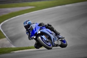 YZF-R1 Action 3