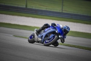 YZF-R1 Action 1