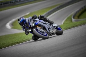 YZF-R1M Action 2