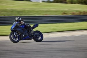 YZF-R7 Action 17