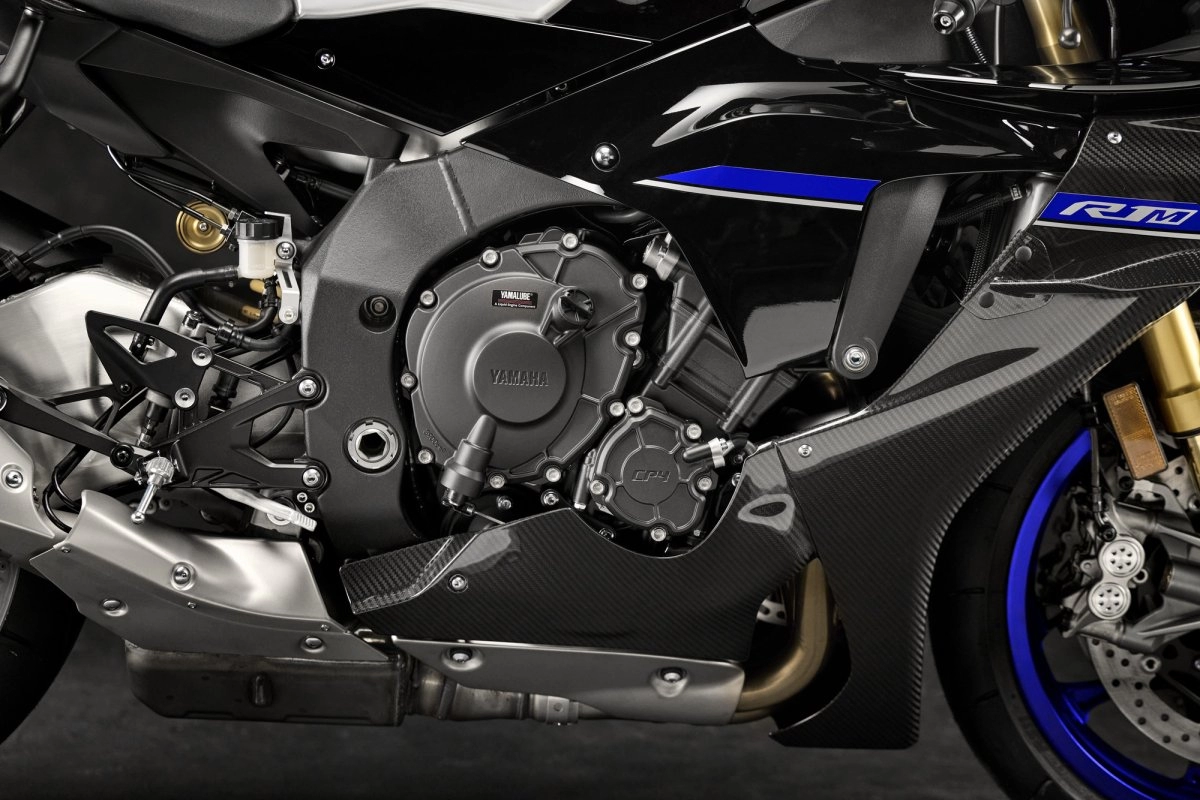 MotoGP®-Derived Crossplane Crankshaft Engine